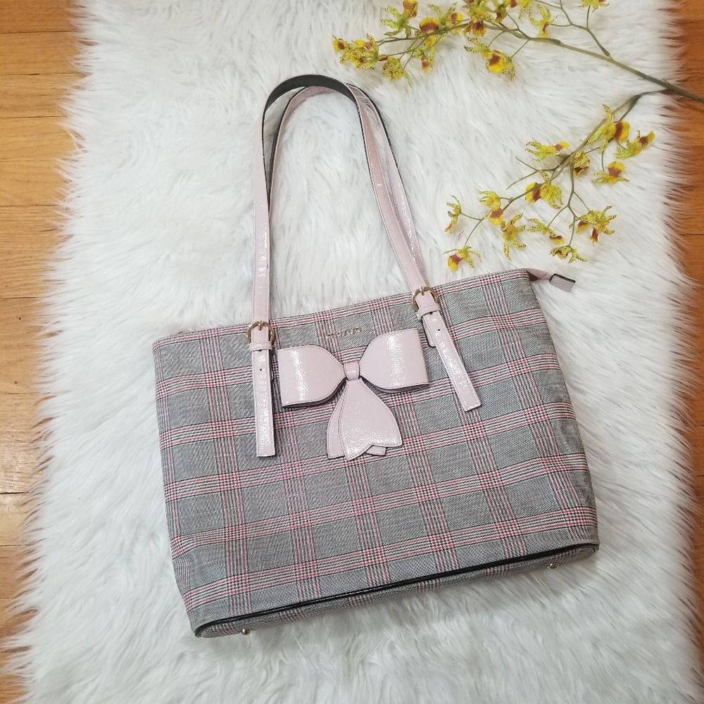 MOSISO Laptop Bag, Gray Plaid, With Pink and Black Adjustable Straps.